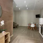 Central Apartment بيت للعطل *