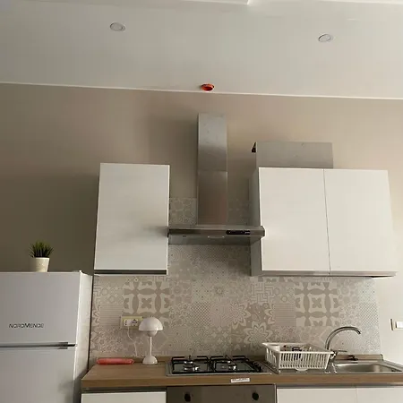 Central Apartment Ferienhaus Avola